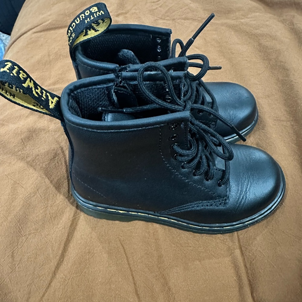 toddler dr martens